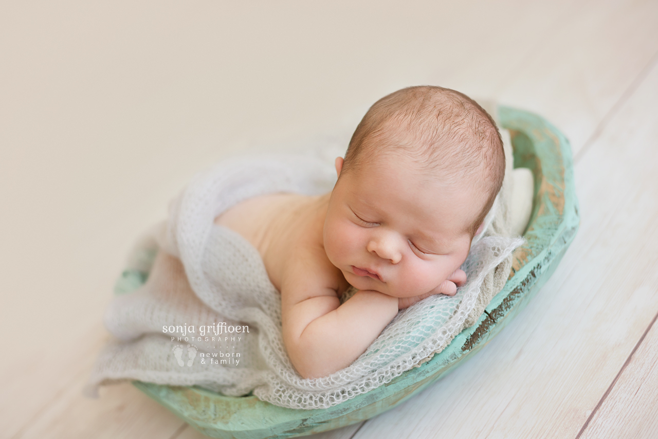 Aaron-Newborn-Brisbane-Newborn-Photographer-Sonja-Griffioen-11.jpg