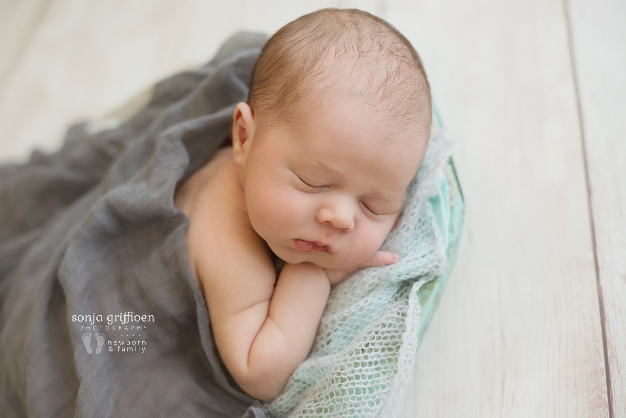 Aaron-Newborn-Brisbane-Newborn-Photographer-Sonja-Griffioen-12.jpg