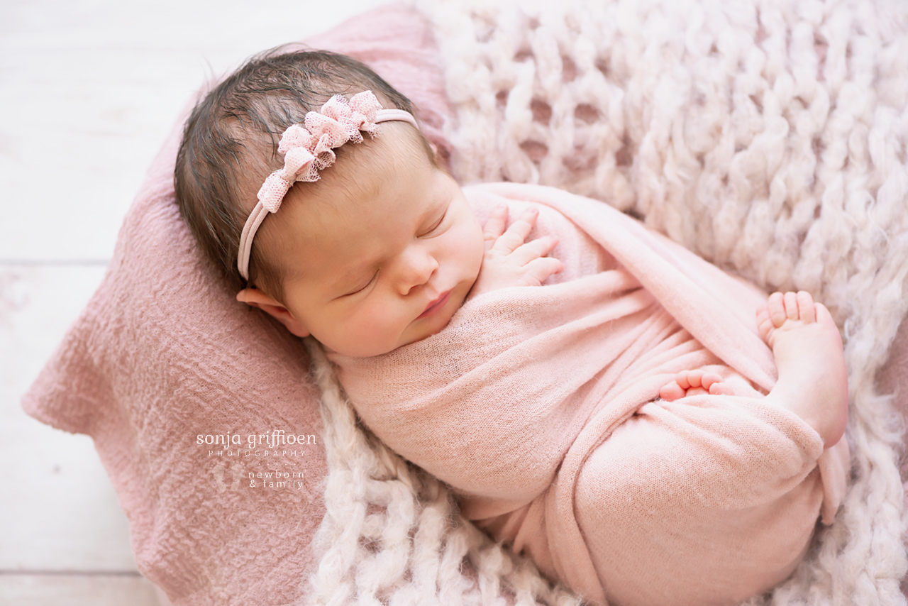 Alessia-Newborn-Brisbane-Newborn-Photographer-Sonja-Griffioen-06.jpg