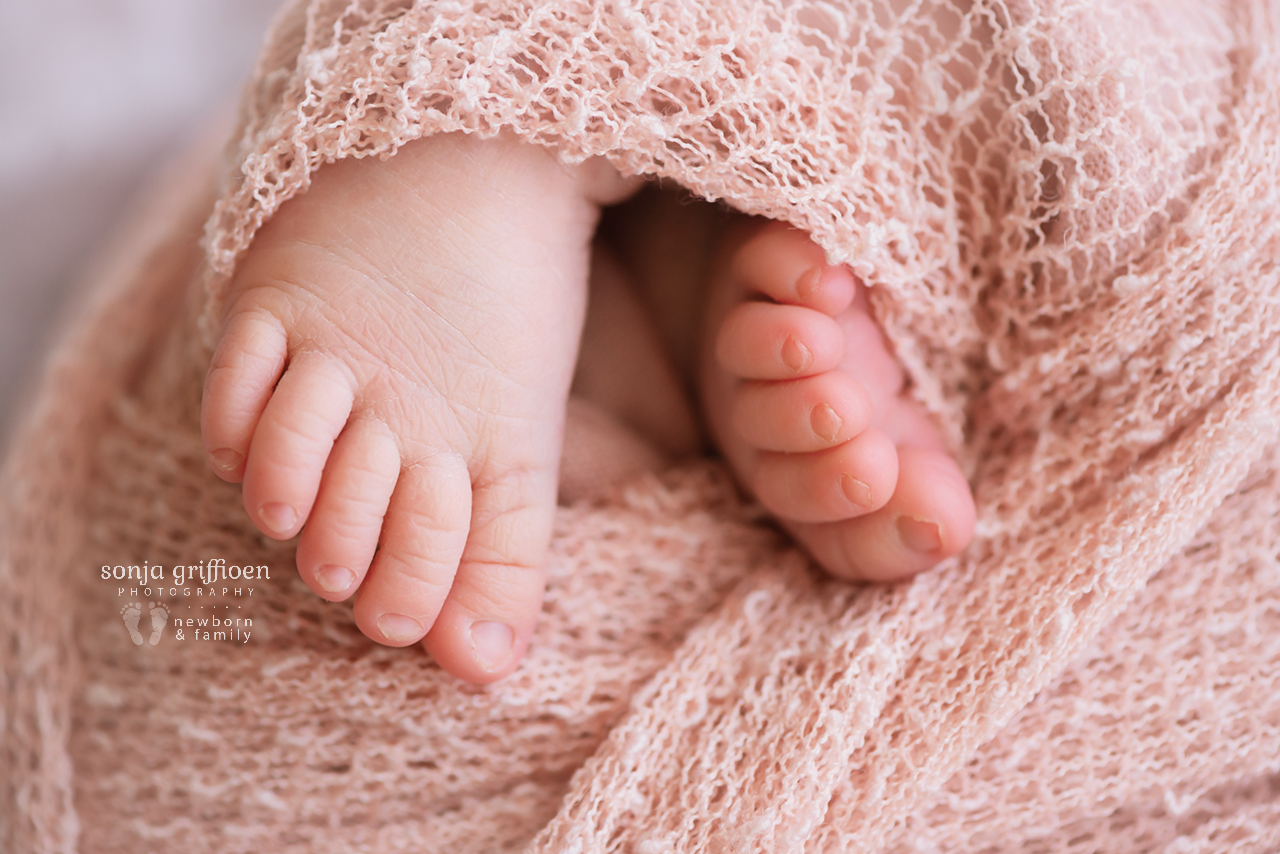 Alessia-Newborn-Brisbane-Newborn-Photographer-Sonja-Griffioen-08.jpg