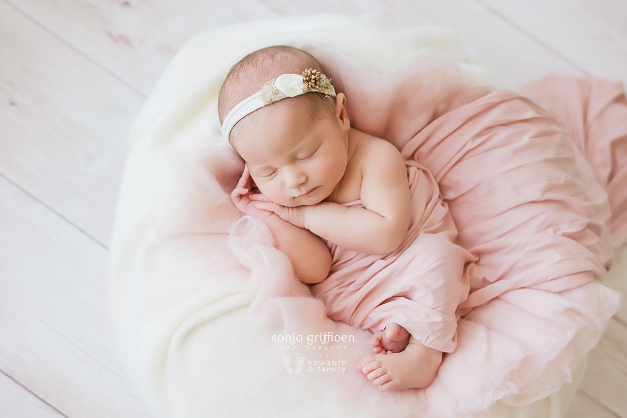 Alira-Newborn-Brisbane-Newborn-Photographer-Sonja-Griffioen-04.jpg