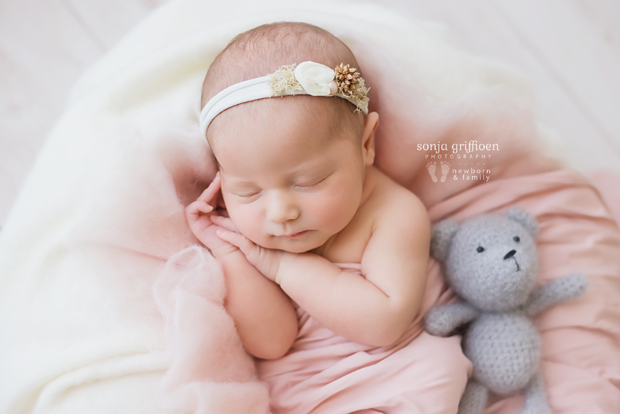 Alira-Newborn-Brisbane-Newborn-Photographer-Sonja-Griffioen-05.jpg