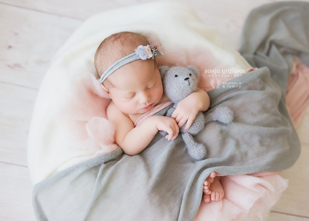 Alira-Newborn-Brisbane-Newborn-Photographer-Sonja-Griffioen-06.jpg