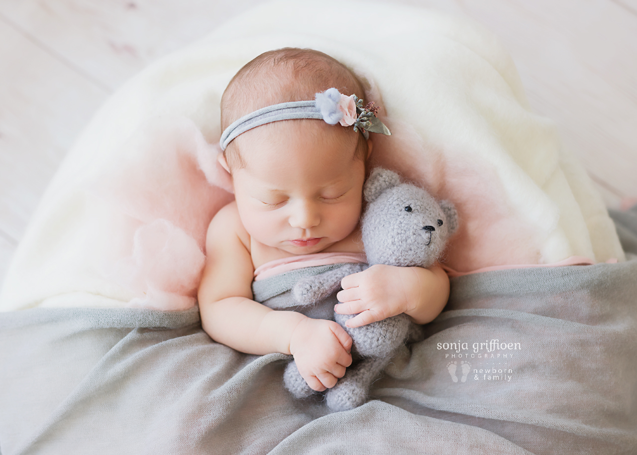 Alira-Newborn-Brisbane-Newborn-Photographer-Sonja-Griffioen-07.jpg