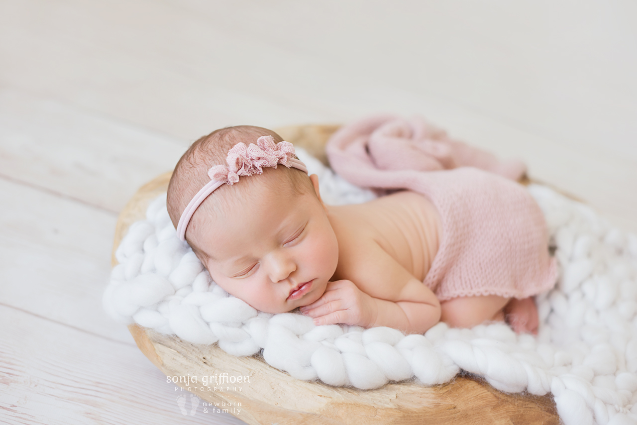 Alira-Newborn-Brisbane-Newborn-Photographer-Sonja-Griffioen-17.jpg