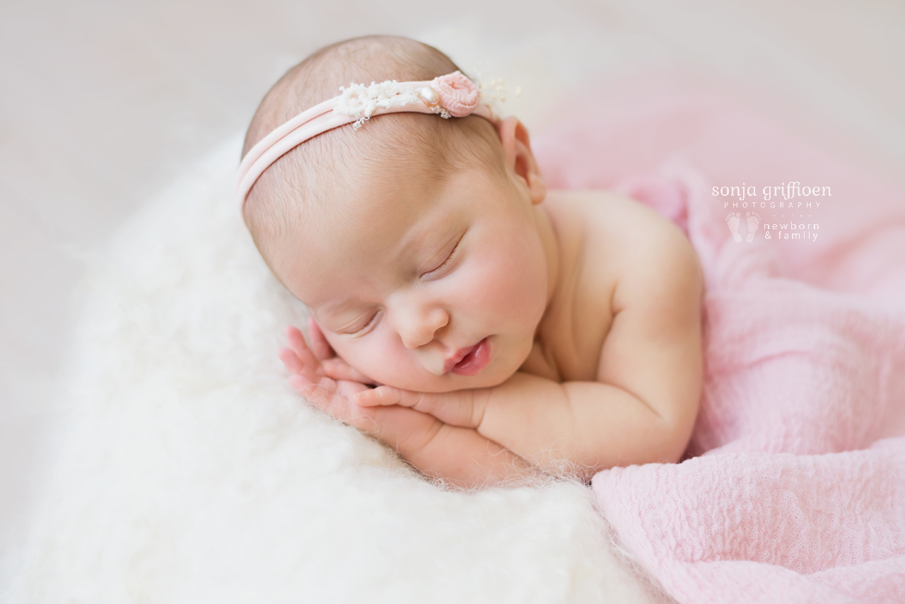 Alira-Newborn-Brisbane-Newborn-Photographer-Sonja-Griffioen-24.jpg