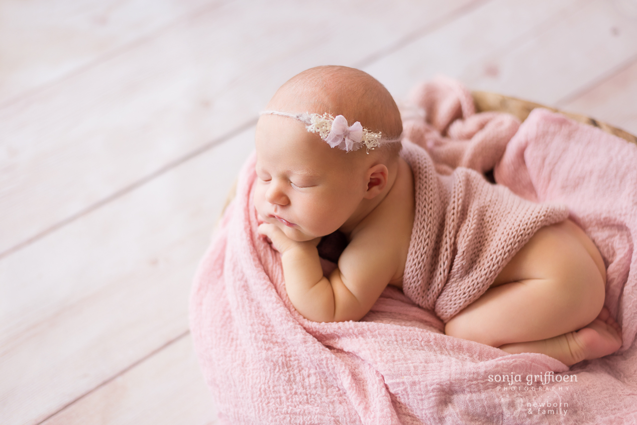 Amelia-Newborn-Brisbane-Newborn-Photographer-Sonja-Griffioen-02.jpg