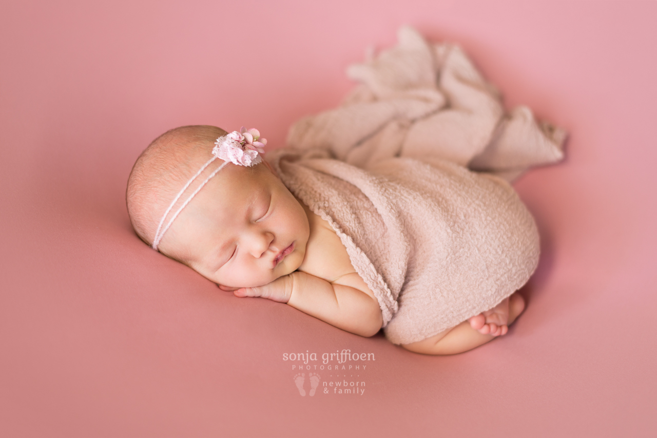 Amelia-Newborn-Brisbane-Newborn-Photographer-Sonja-Griffioen-07.jpg