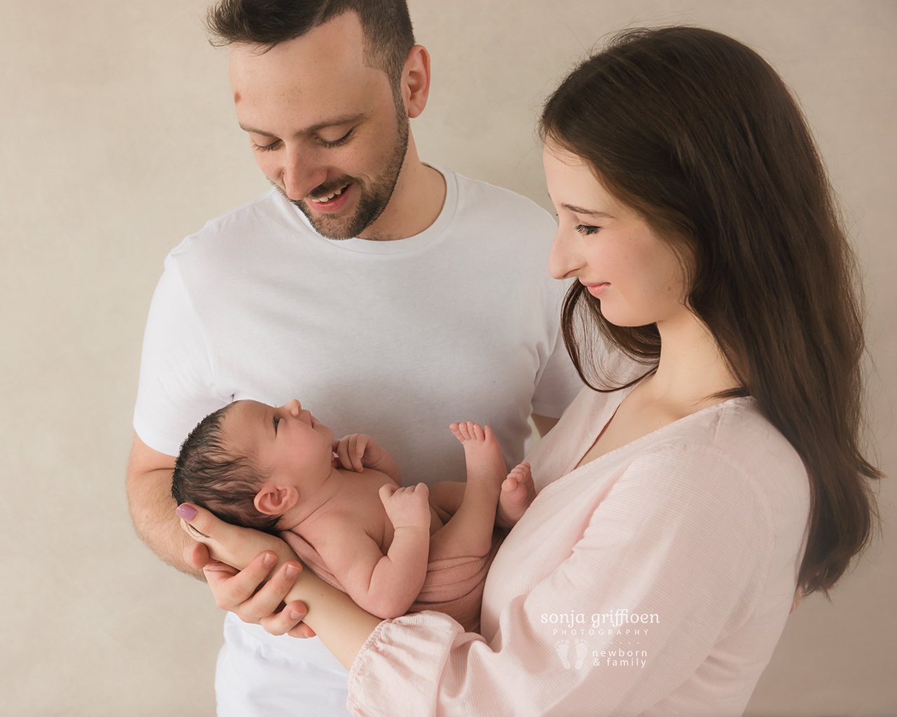 Annabella-Newborn-Brisbane-Newborn-Photographer-Sonja-Griffioen-07.jpg