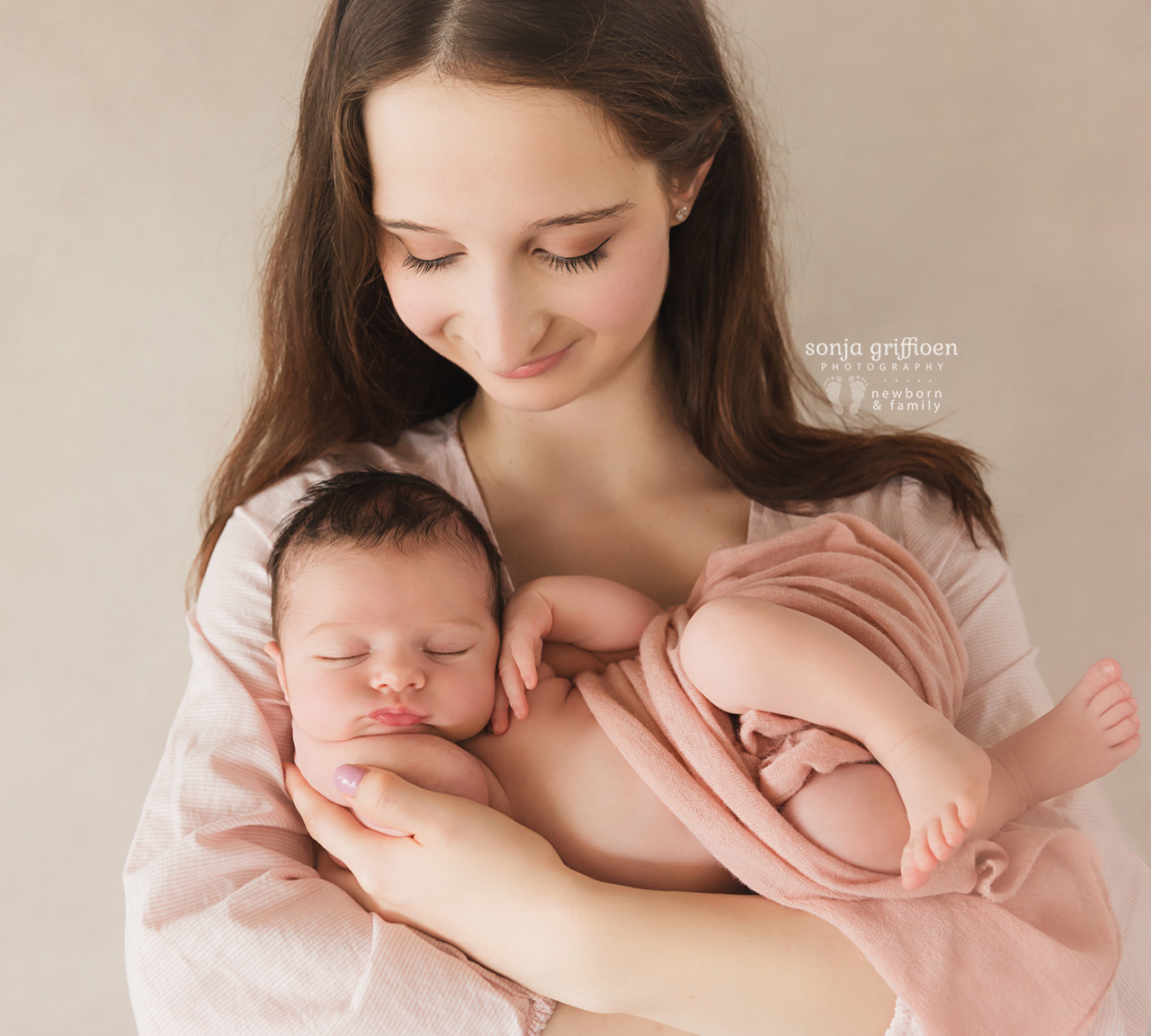 Annabella-Newborn-Brisbane-Newborn-Photographer-Sonja-Griffioen-12.jpg