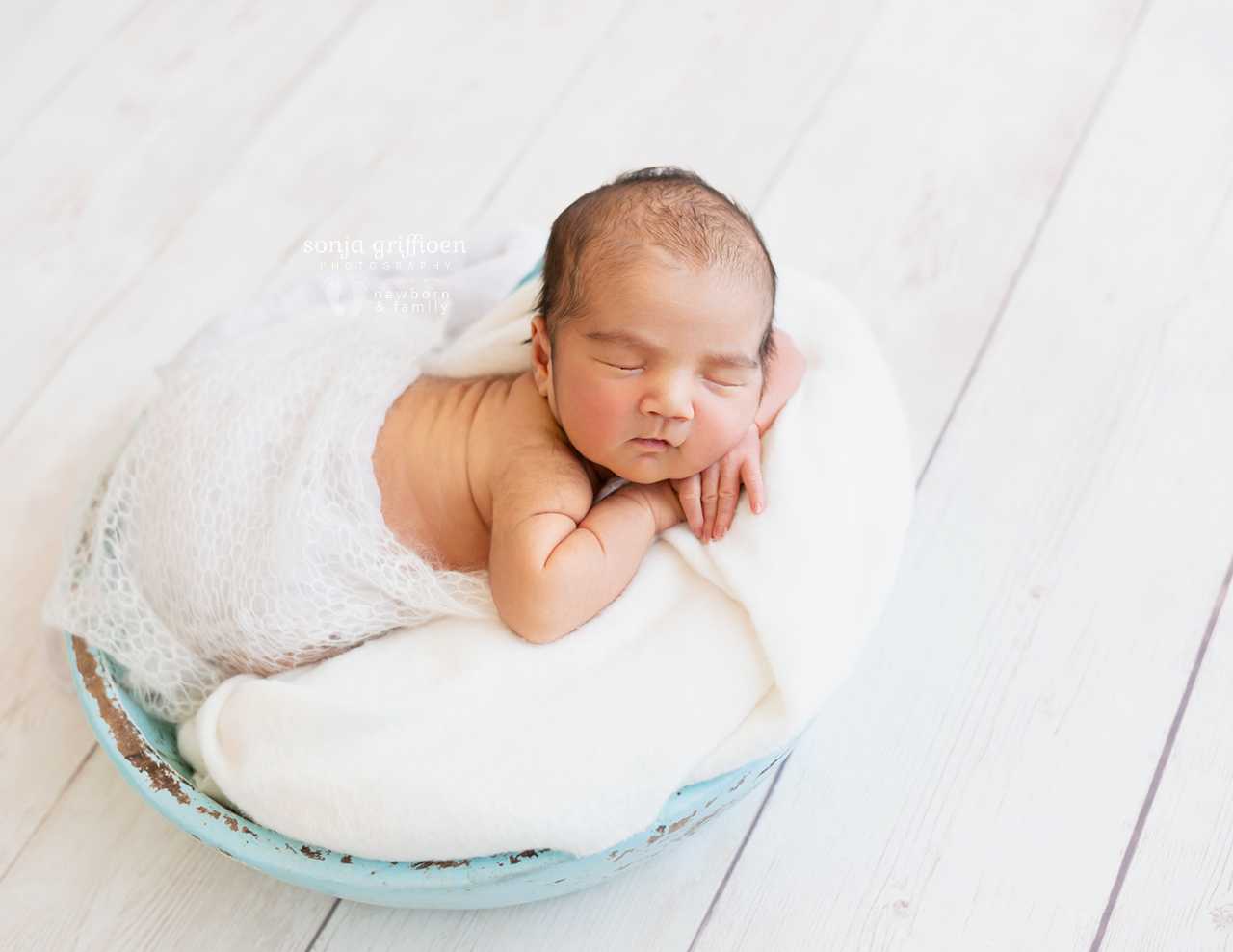 Ari-Newborn-Brisbane-Newborn-Photographer-Sonja-Griffioen-10.jpg