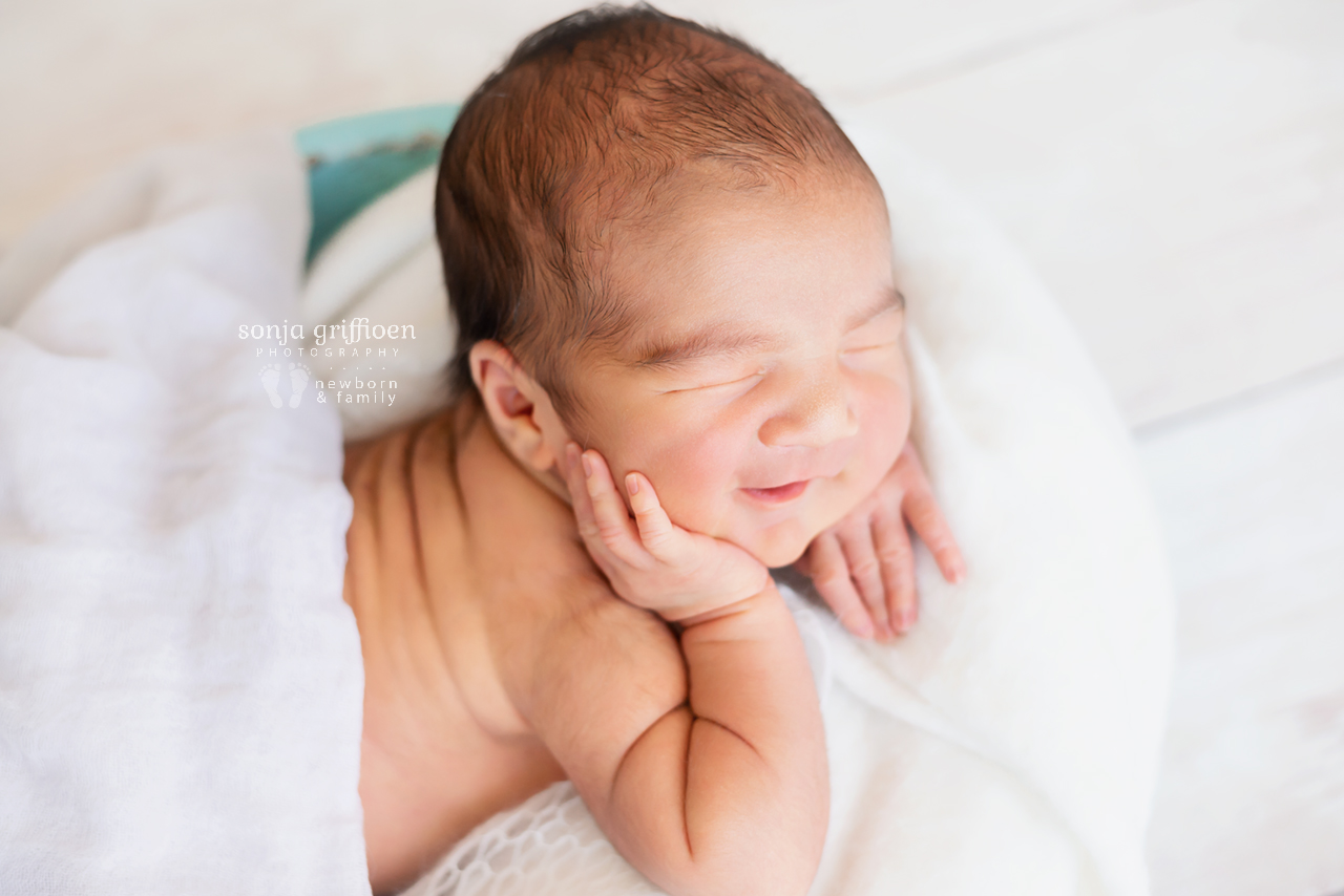 Ari-Newborn-Brisbane-Newborn-Photographer-Sonja-Griffioen-11.jpg