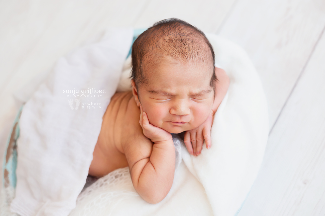 Ari-Newborn-Brisbane-Newborn-Photographer-Sonja-Griffioen-12.jpg