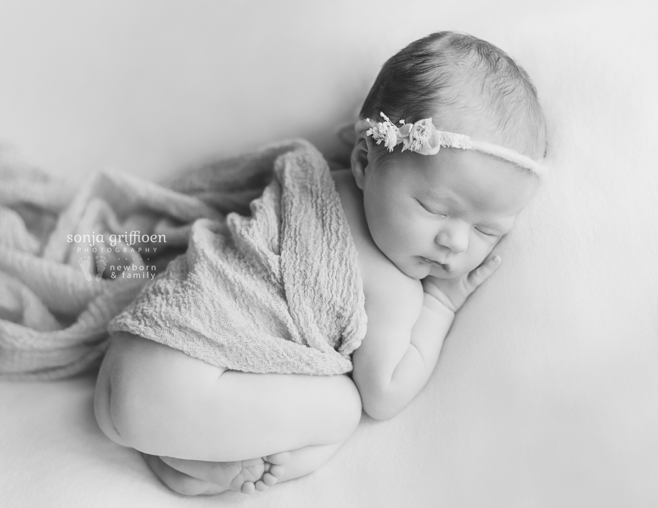 Asher-Newborn-Brisbane-Newborn-Photographer-Sonja-Griffioen-07bw.jpg