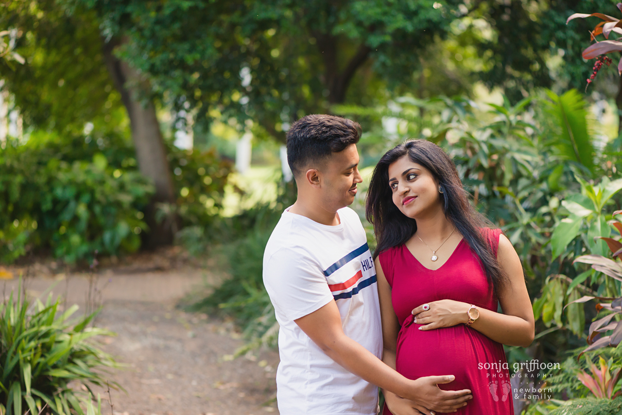 Aswini-Maternity-Brisbane-Newborn-Photographer-Sonja-Griffioen-06.jpg