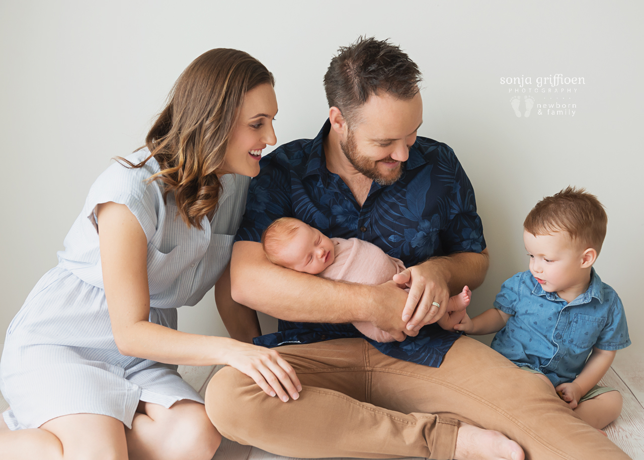 Caleigh-Newborn-Brisbane-Newborn-Photographer-Sonja-Griffioen-01.jpg