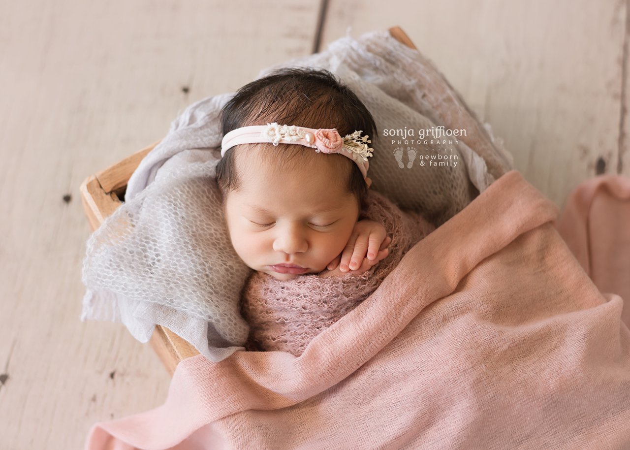 Caoimbe-Newborn-Brisbane-Newborn-Photographer-Sonja-Griffioen-12.jpg