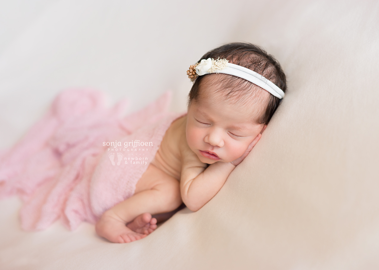 Caoimbe-Newborn-Brisbane-Newborn-Photographer-Sonja-Griffioen-17.jpg