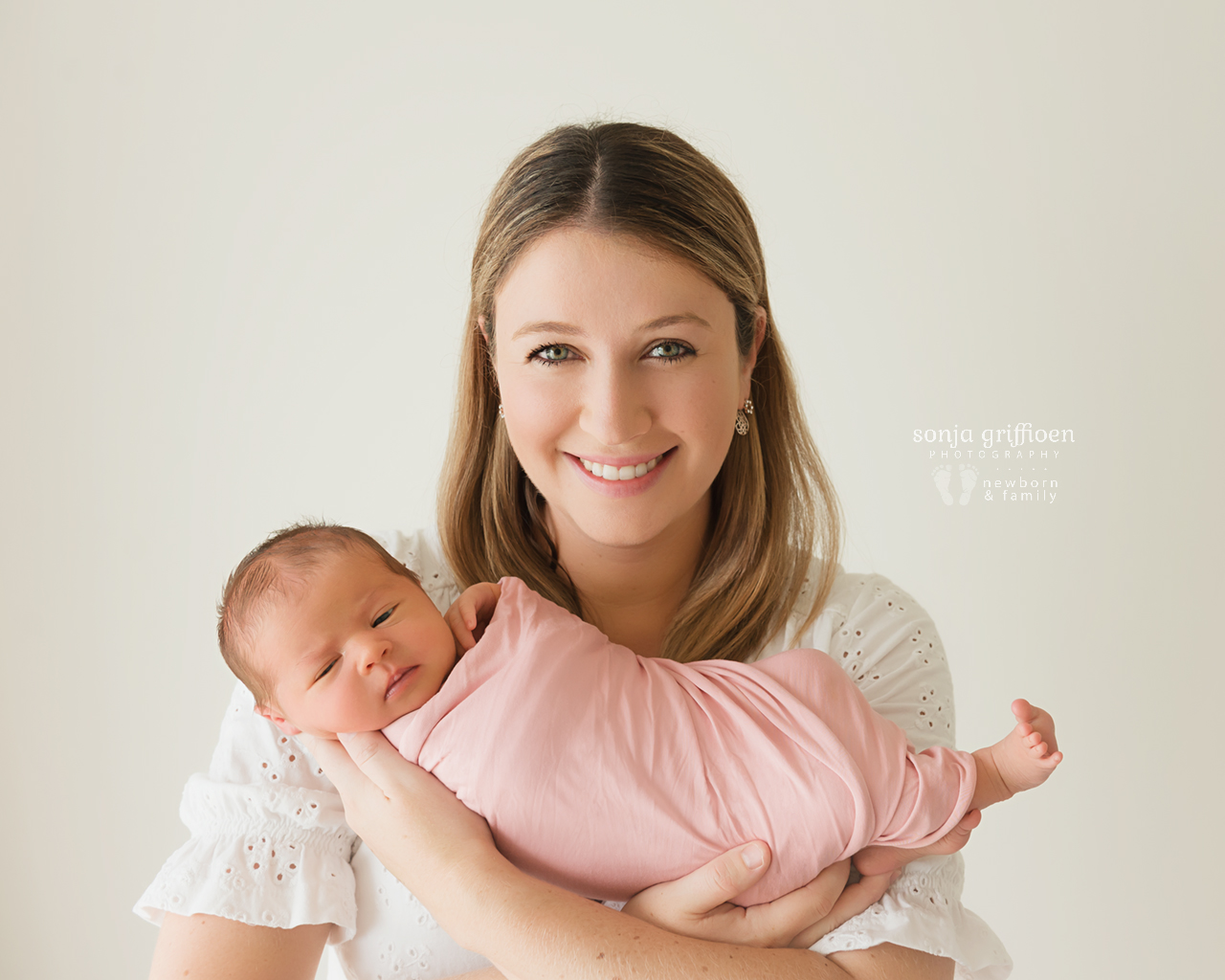 Charlotte-Newborn-Brisbane-Newborn-Photographer-Sonja-Griffioen-01.jpg
