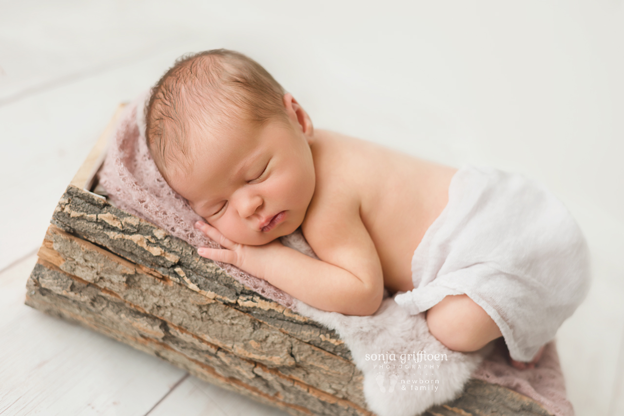 Charlotte-Newborn-Brisbane-Newborn-Photographer-Sonja-Griffioen-08.jpg