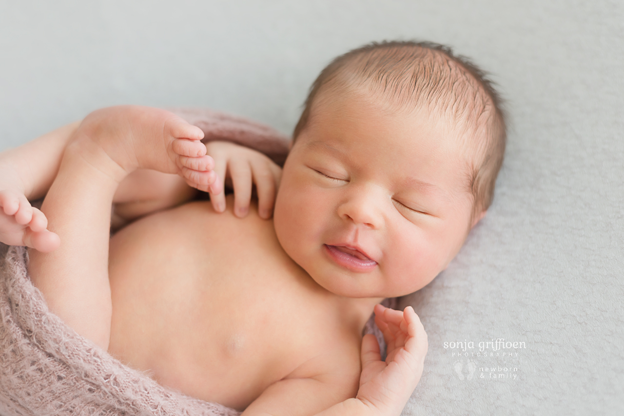 Charlotte-Newborn-Brisbane-Newborn-Photographer-Sonja-Griffioen-09.jpg