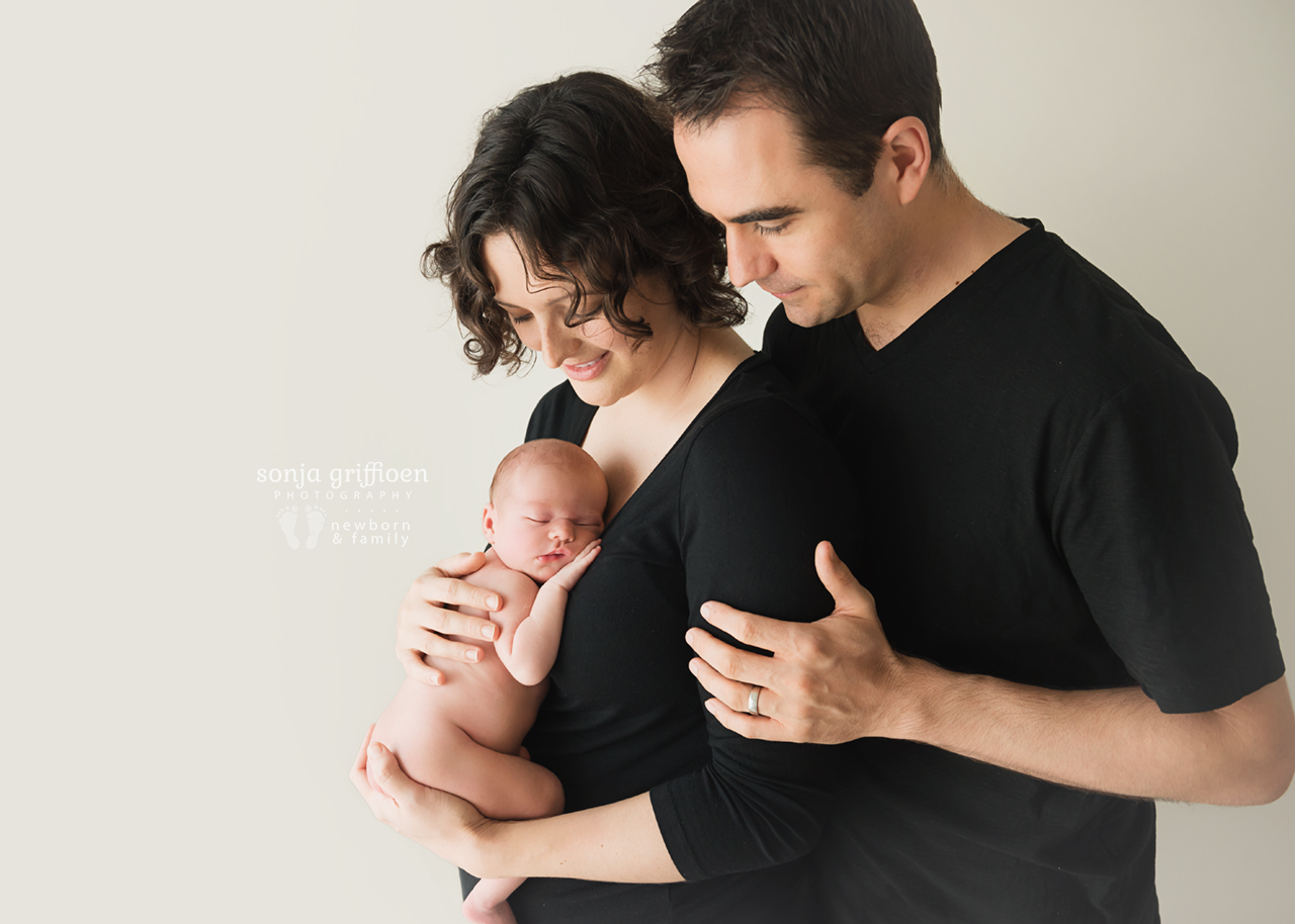 Claire-Newborn-Brisbane-Newborn-Photographer-Sonja-Griffioen-01.jpg