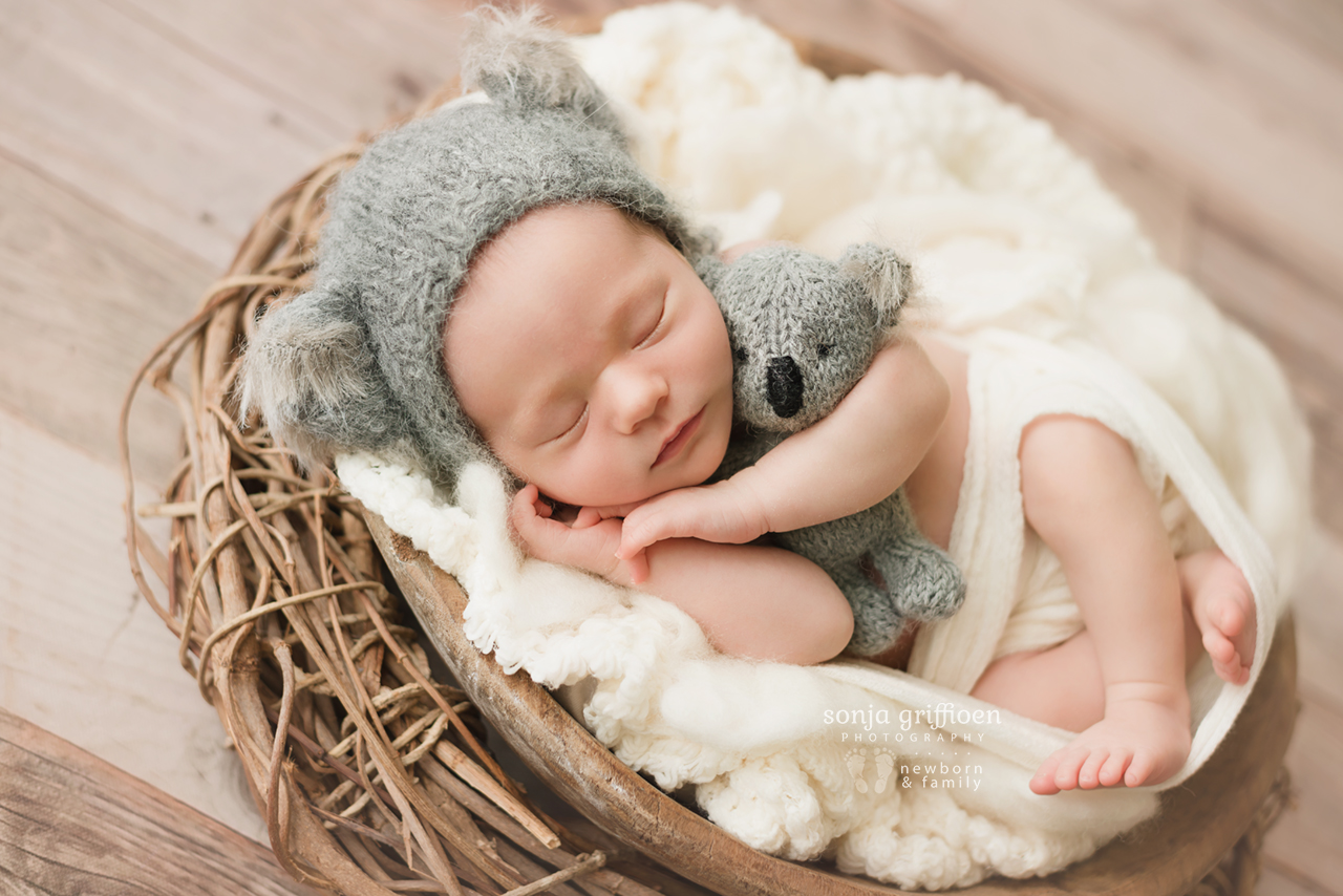 Claire-Newborn-Brisbane-Newborn-Photographer-Sonja-Griffioen-05.jpg