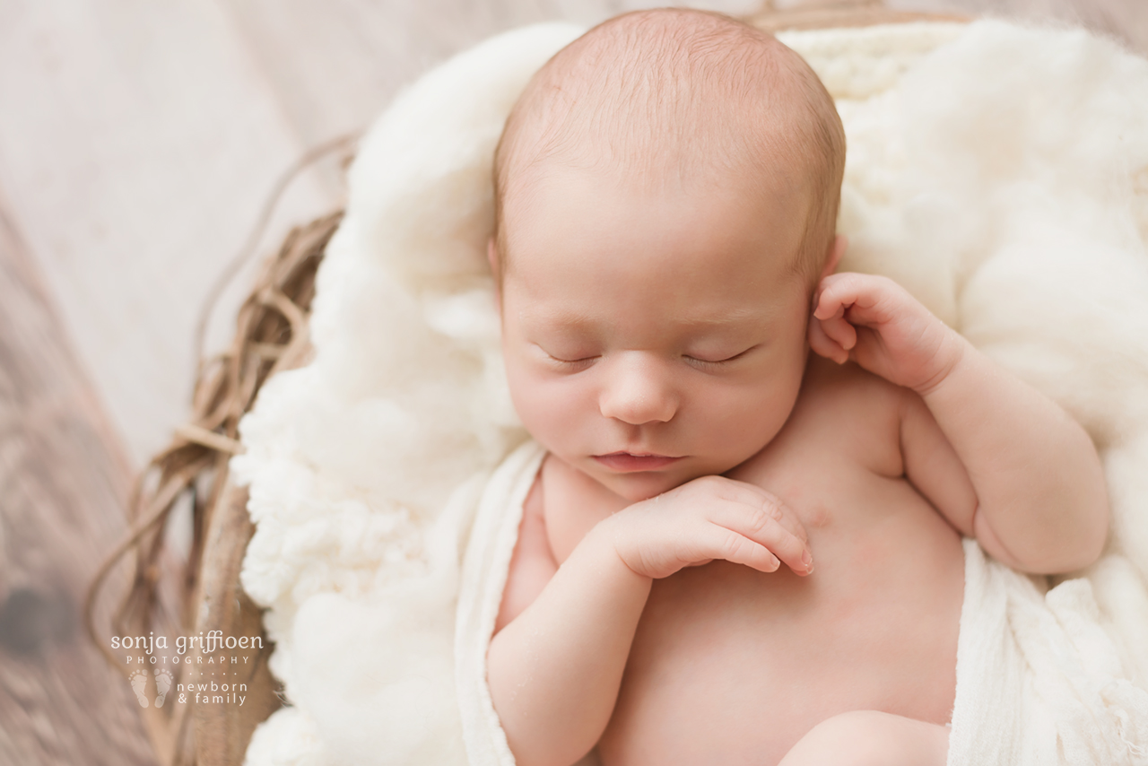 Claire-Newborn-Brisbane-Newborn-Photographer-Sonja-Griffioen-06.jpg