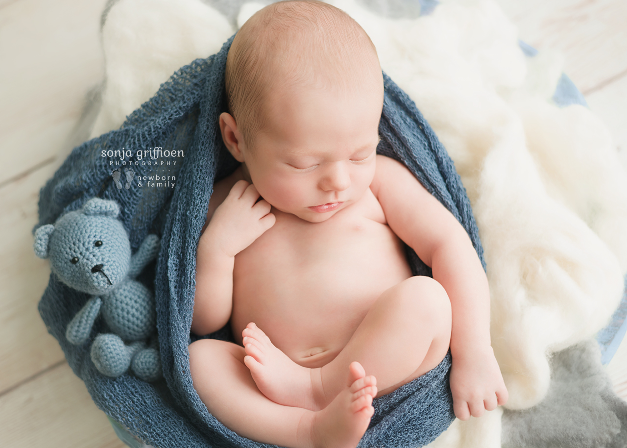 Claire-Newborn-Brisbane-Newborn-Photographer-Sonja-Griffioen-08.jpg