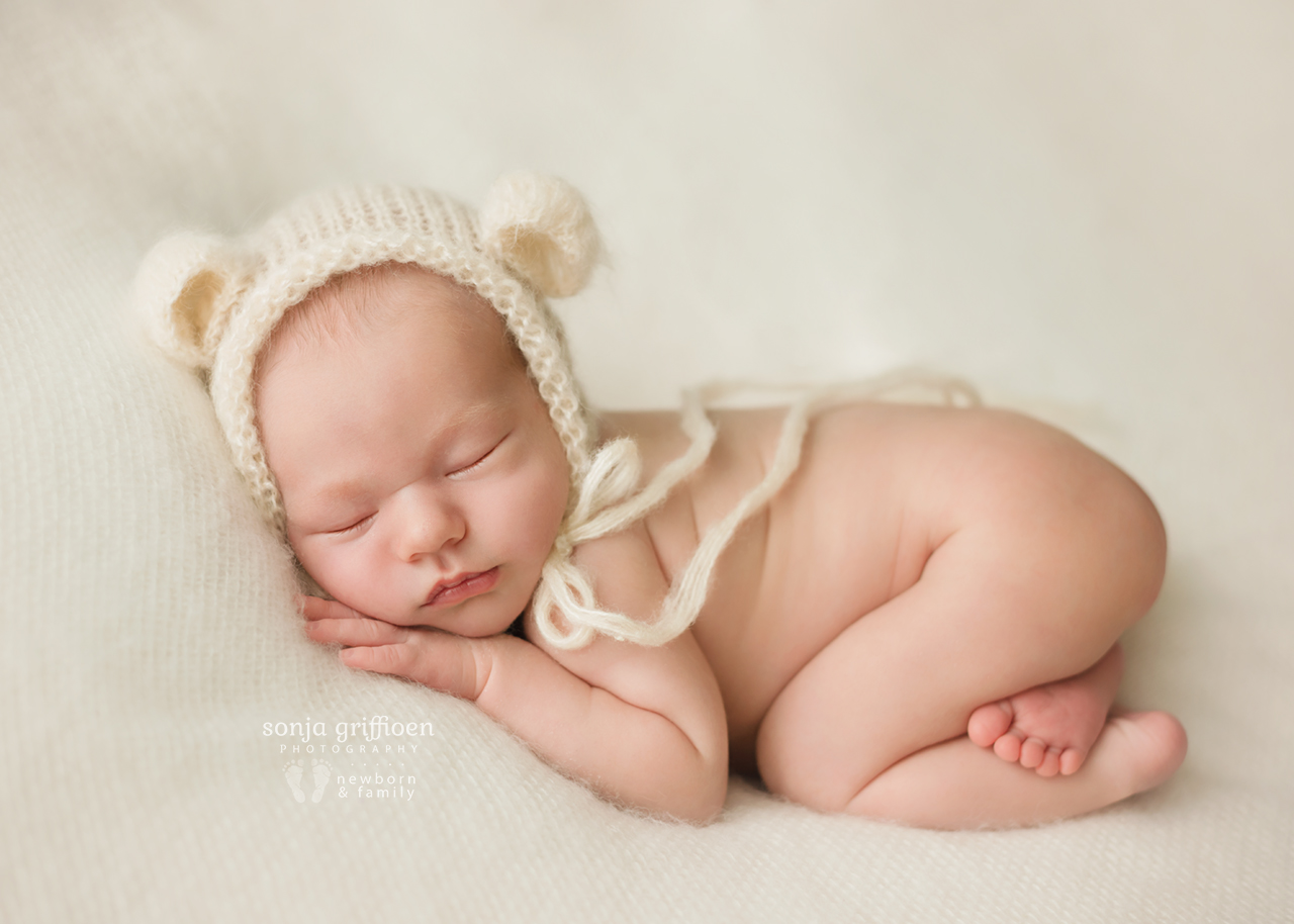 Claire-Newborn-Brisbane-Newborn-Photographer-Sonja-Griffioen-14.jpg