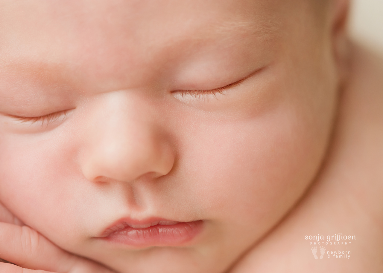 Claire-Newborn-Brisbane-Newborn-Photographer-Sonja-Griffioen-17-2.jpg