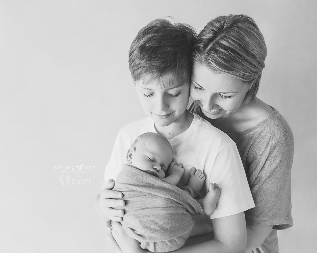 Cooper-Newborn-Brisbane-Newborn-Photographer-Sonja-Griffioen-02bw.jpg