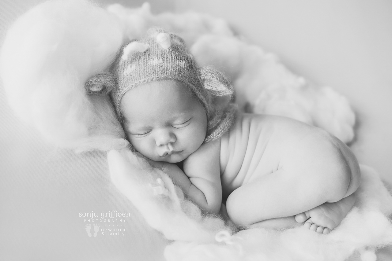 Cooper-Newborn-Brisbane-Newborn-Photographer-Sonja-Griffioen-05bw.jpg