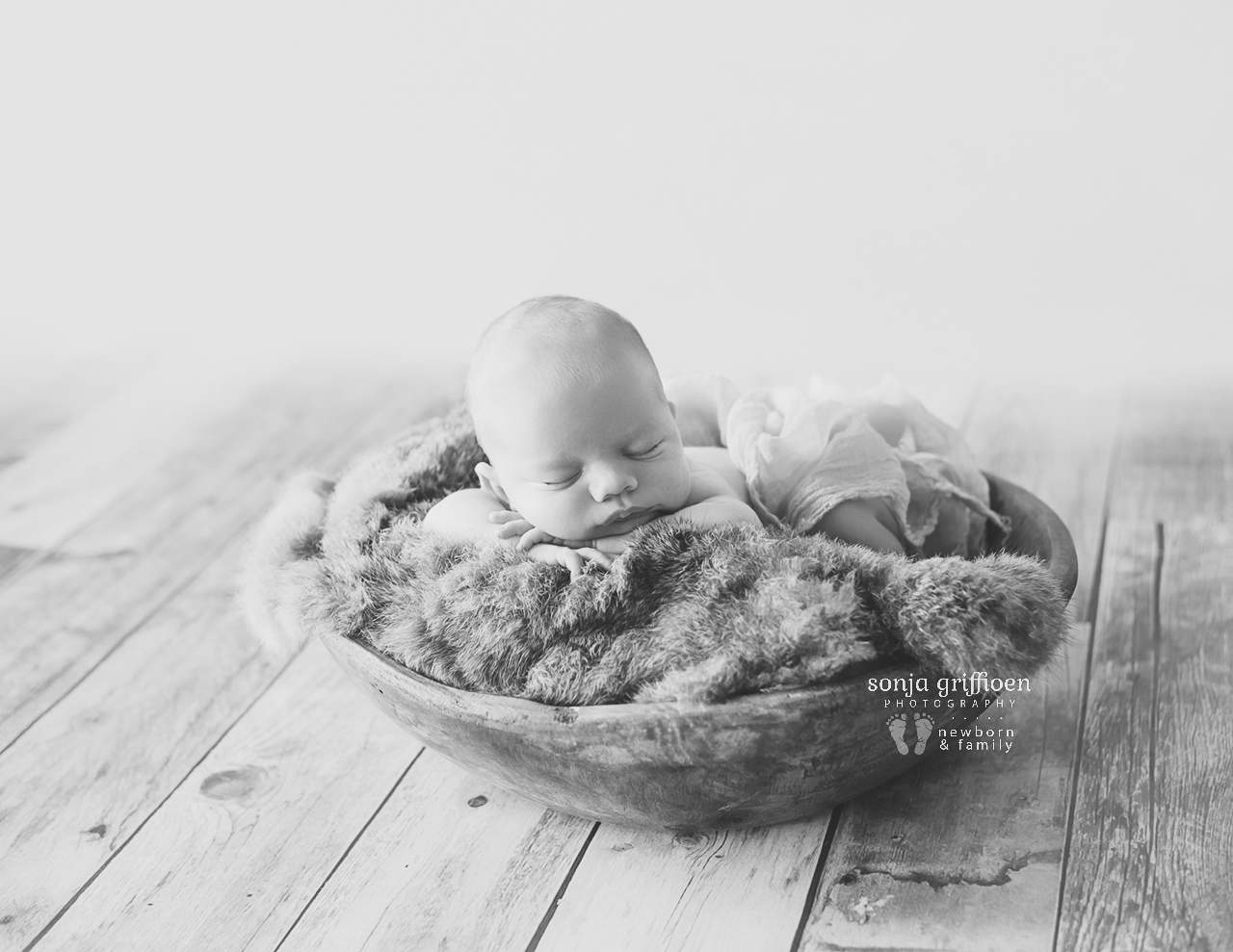 Cooper-Newborn-Brisbane-Newborn-Photographer-Sonja-Griffioen-09bw.jpg