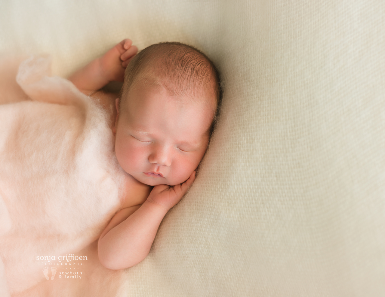 Ella-Newborn-Brisbane-Newborn-Photographer-15.jpg