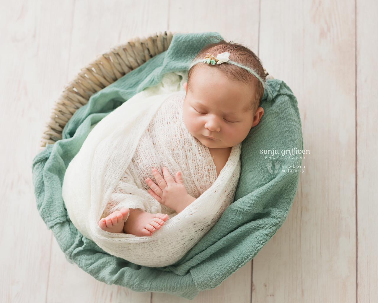 Elsi-Newborn-Brisbane-Newborn-Photographer-Sonja-Griffioen-03.jpg