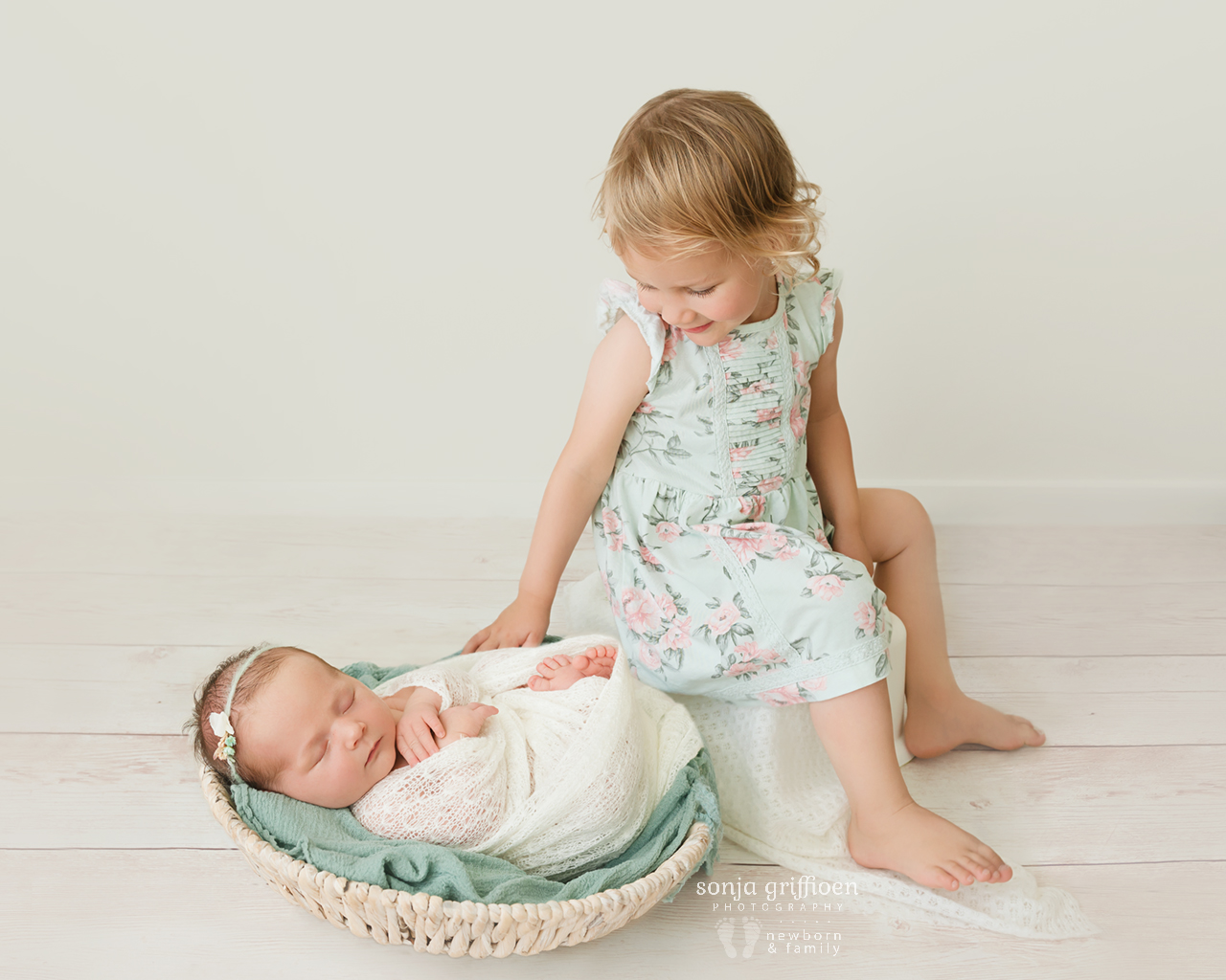 Elsi-Newborn-Brisbane-Newborn-Photographer-Sonja-Griffioen-05.jpg