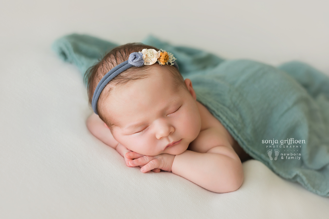 Elsi-Newborn-Brisbane-Newborn-Photographer-Sonja-Griffioen-15.jpg