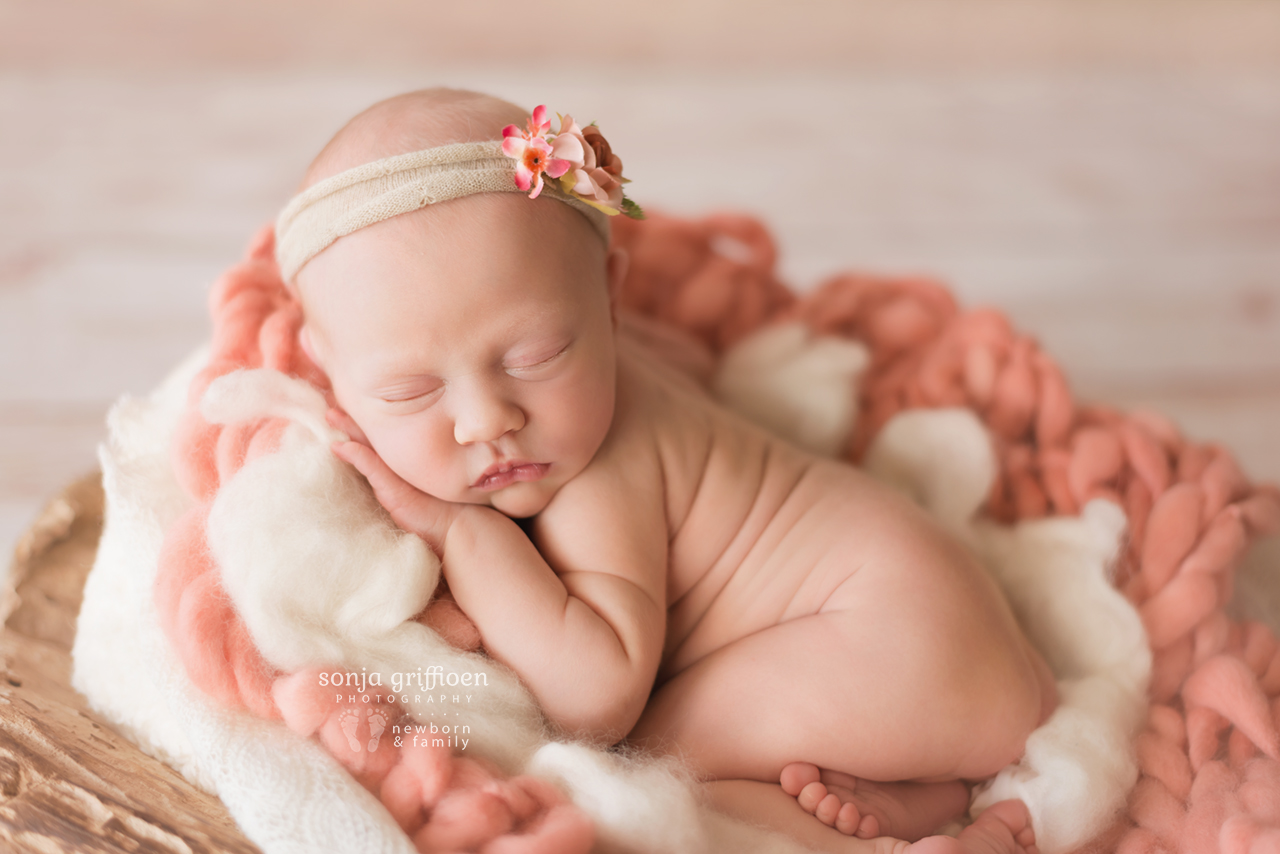 Elsie-Newborn-Brisbane-Newborn-Photographer-Sonja-Griffioen-04.jpg