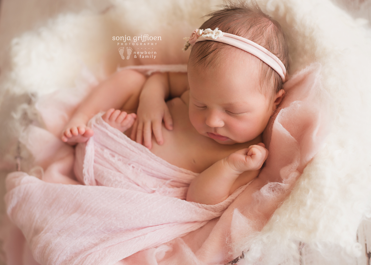 Estella-Newborn-Brisbane-Newborn-Photographer-Sonja-Griffioen-14.jpg