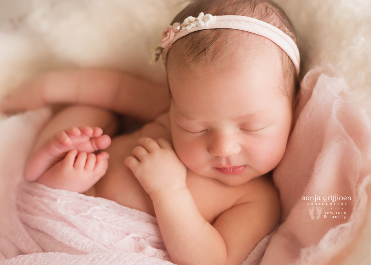 Estella-Newborn-Brisbane-Newborn-Photographer-Sonja-Griffioen-18.jpg