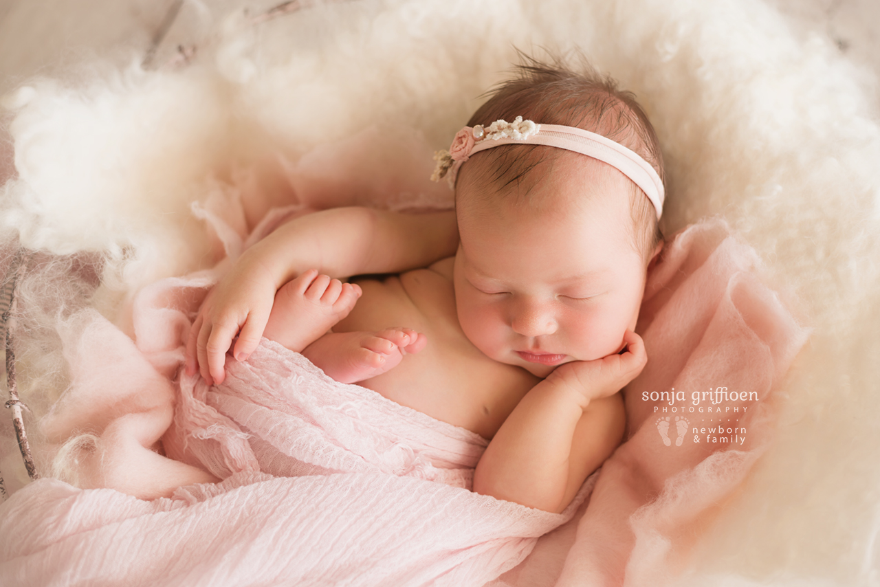 Estella-Newborn-Brisbane-Newborn-Photographer-Sonja-Griffioen-20.jpg