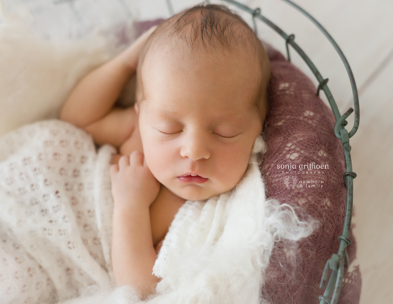 Everlyn-Newborn-Brisbane-Newborn-Photographer-Sonja-Griffioen-23.jpg