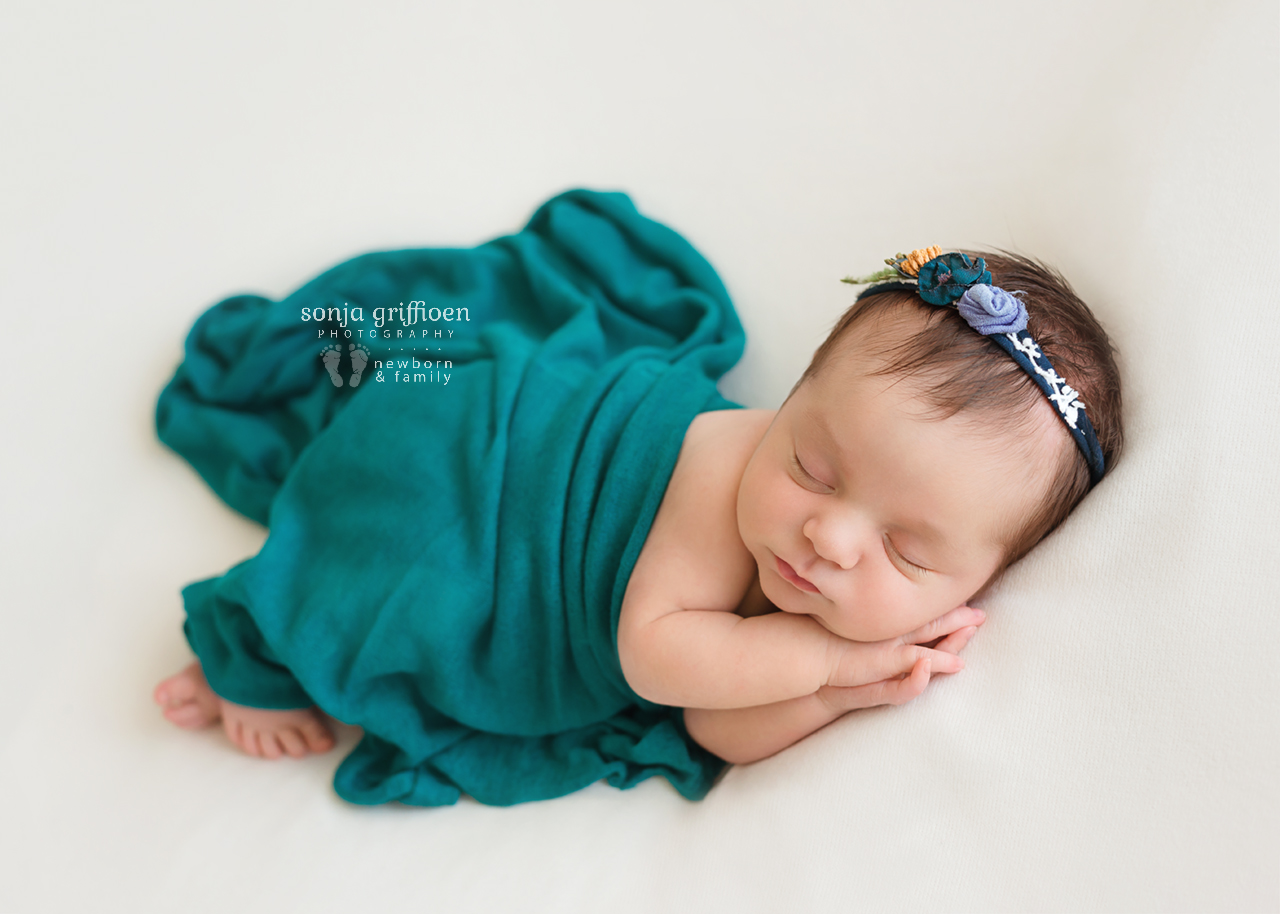 Gwen-Newborn-Brisbane-Newborn-Photographer-Sonja-Griffioen-05b.jpg