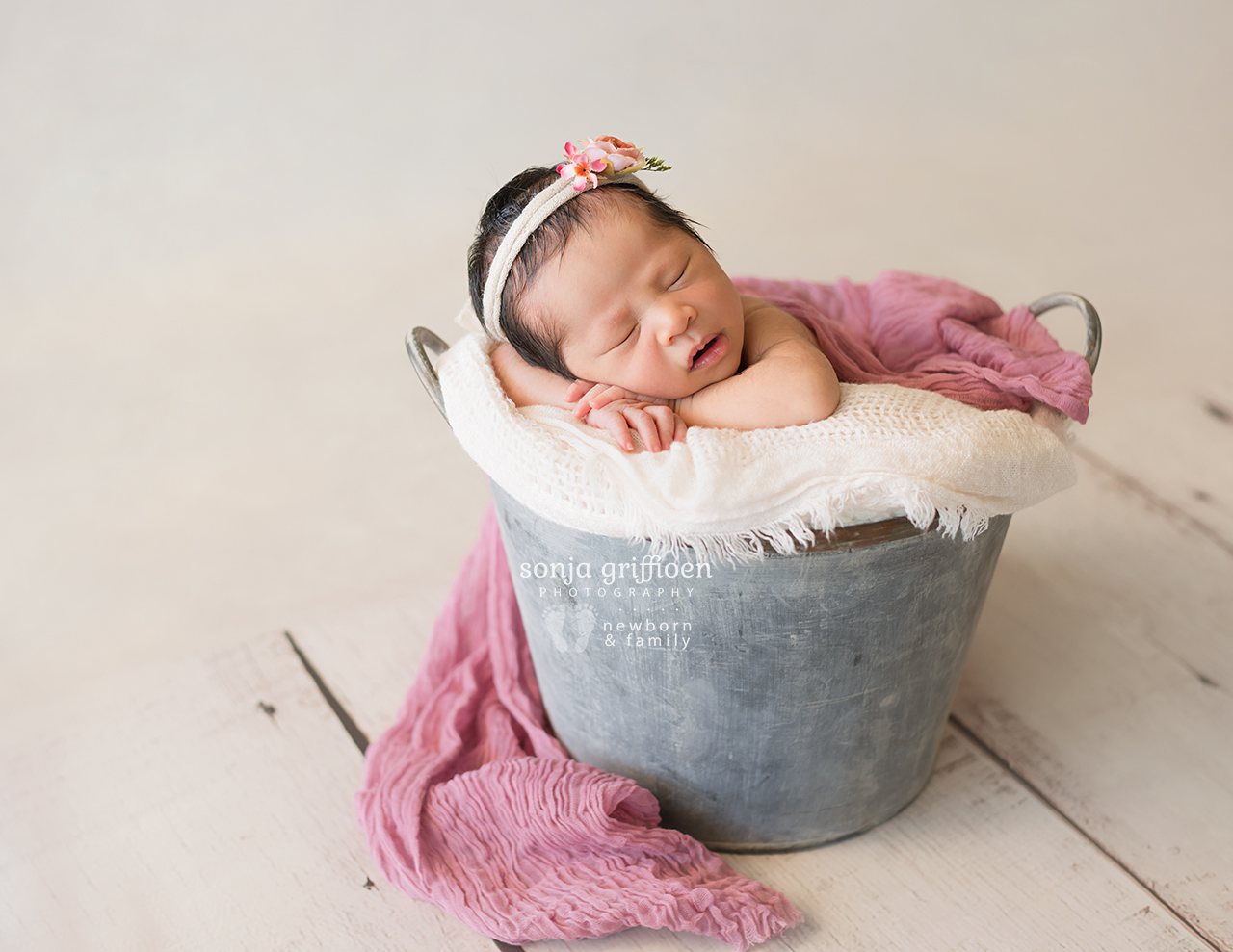 Harriet-Newborn-Brisbane-Newborn-Photographer-Sonja-Griffioen-03.jpg