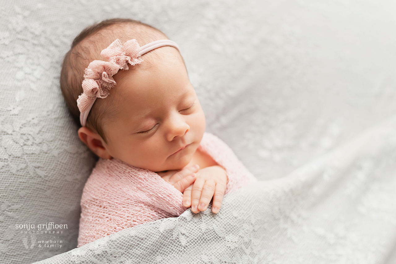 Hazel-Newborn-Brisbane-Newborn-Photographer-Sonja-Griffioen-021.jpg