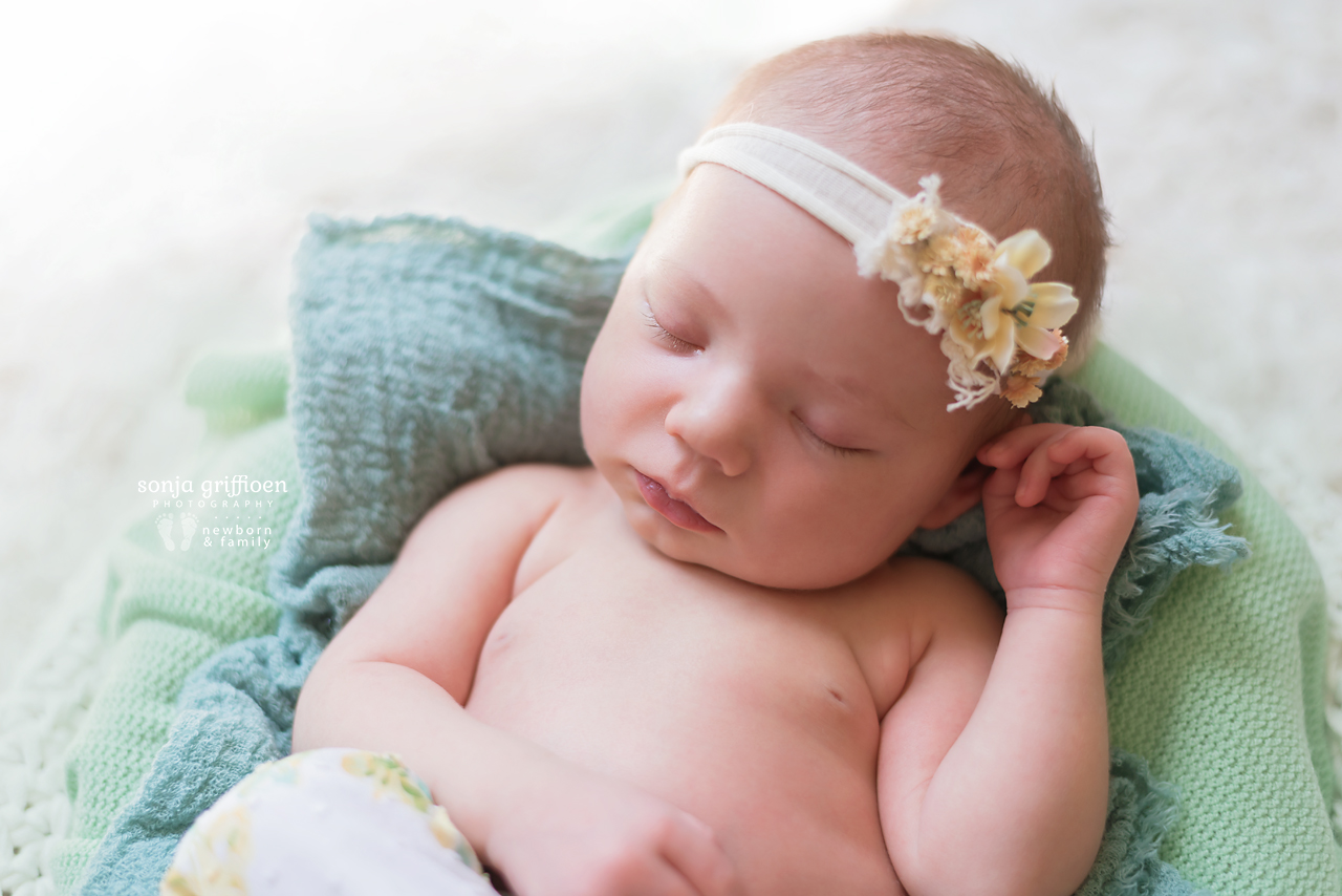 Isabella-Newborn-Brisbane-Newborn-Photographer-Sonja-Griffioen-18.jpg