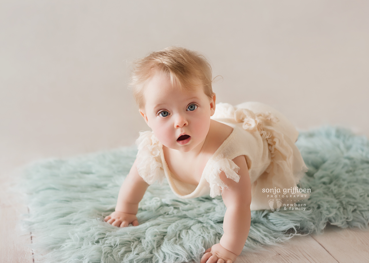 Isabelle-Milestone-Brisbane-Baby-Photographer-Sonja-Griffioen-09b.jpg