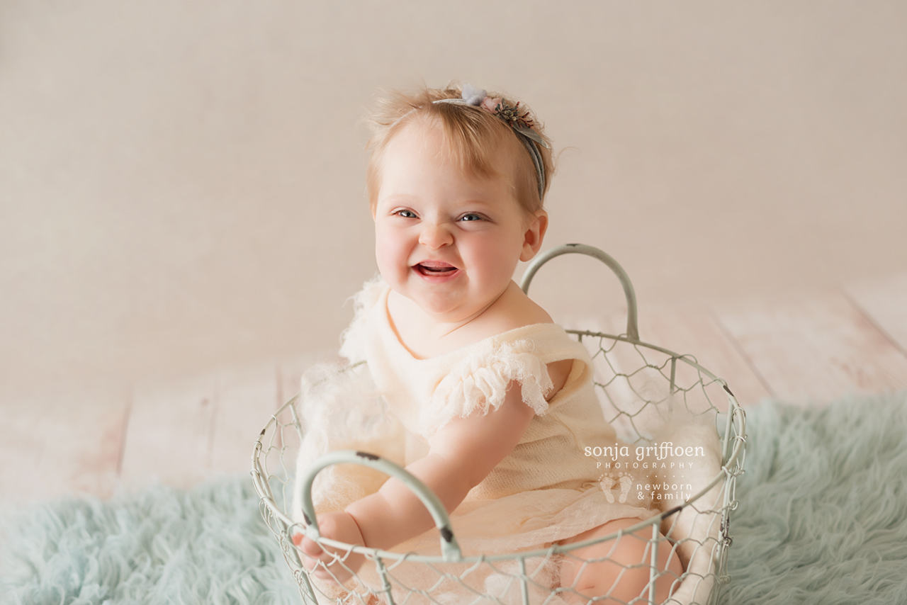 Isabelle-Milestone-Brisbane-Baby-Photographer-Sonja-Griffioen-12.jpg