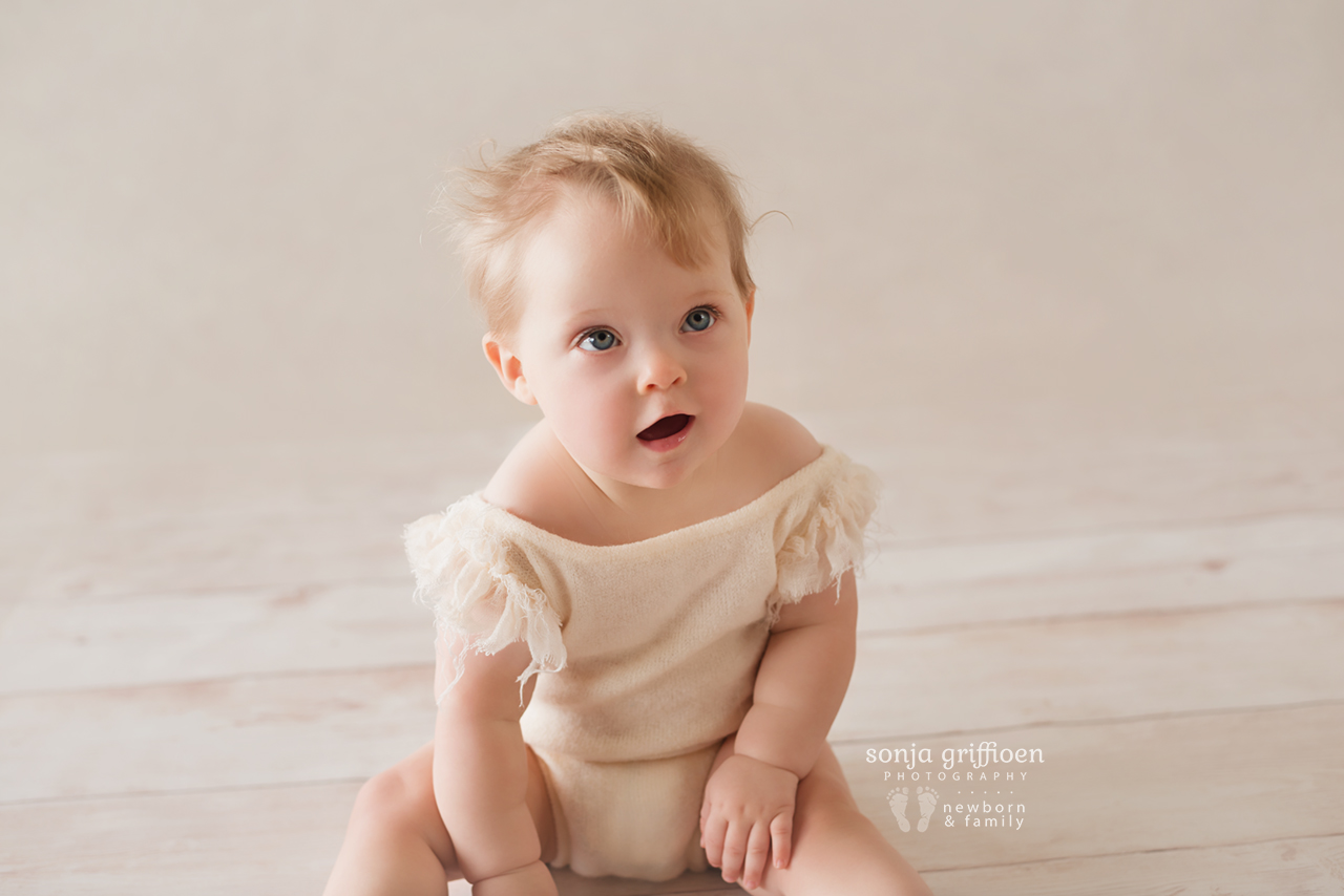 Isabelle-Milestone-Brisbane-Baby-Photographer-Sonja-Griffioen-14.jpg